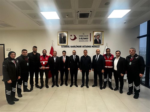 President of Migration Management Mr. Hüseyin Kök celebrated Eid with the staff on duty at the İstanbul Hub Airport
